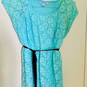 Lace maternity dress